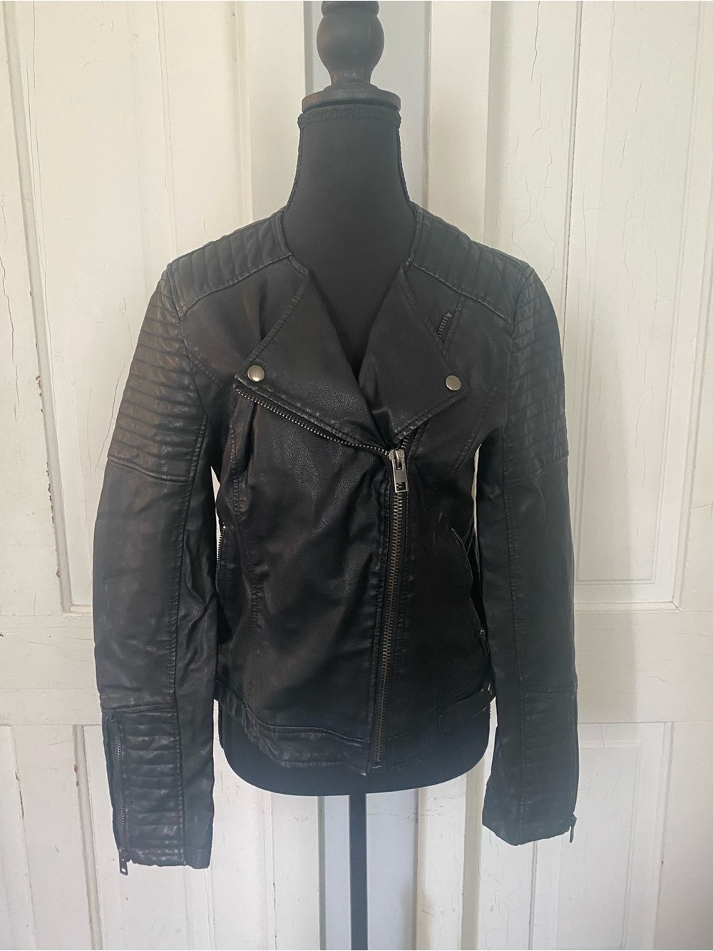 Forever 21 Black Quilted Faux Leather Moto Zip Jacket